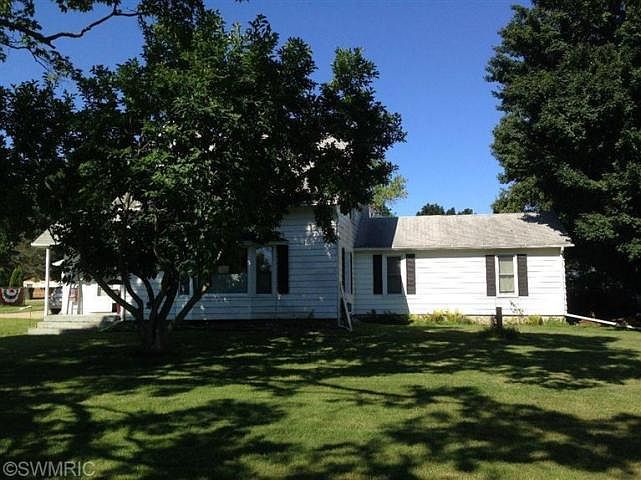 1st image of 58060 Center Ct