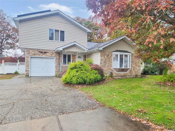 5 Roe Avenue, Port Jefferson Station, NY 11776