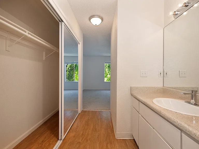 The Redwoods Apartments — Photo 28