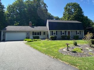2 Oakland St, Wilbraham, MA 01095