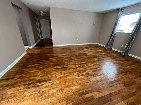 Living room unit 115