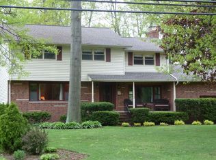 2780 Walter Rd, Westlake, OH 44145