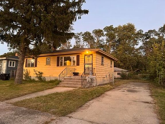2nd image of 571 Dallas St
