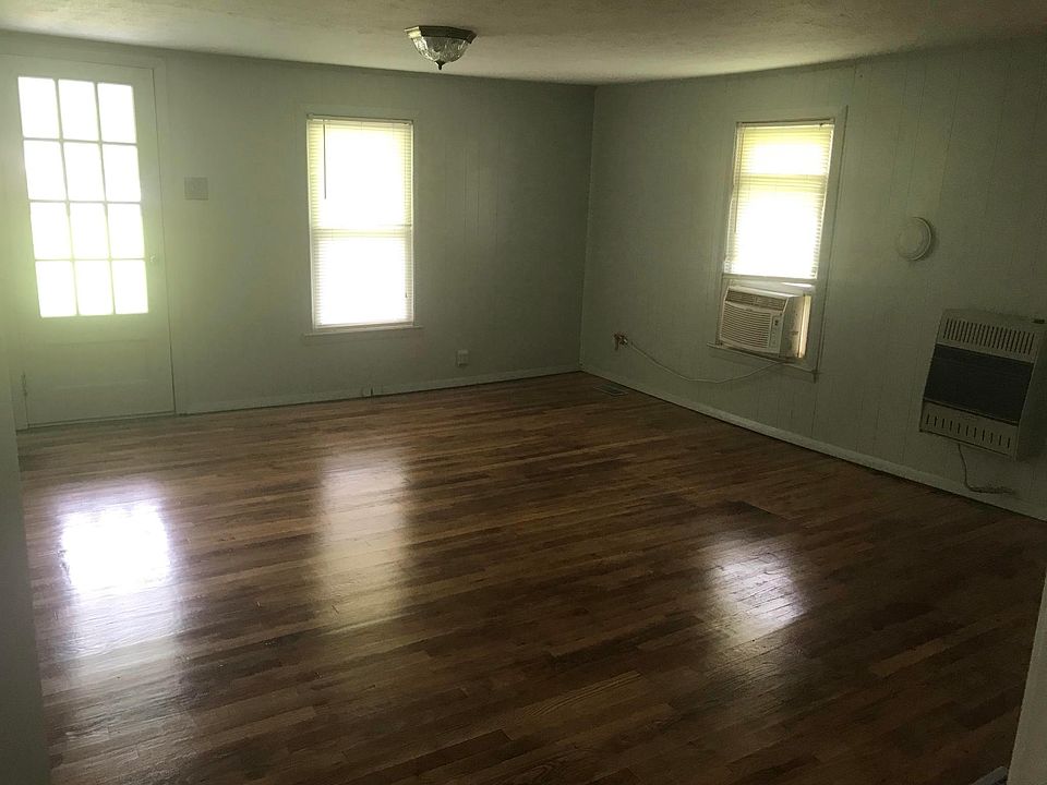 2nd image of 203 Spicewood Valley Rd