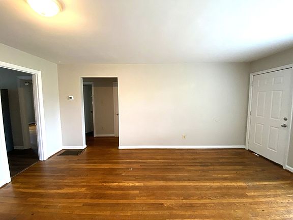 5th image of 401 Springhill Dr