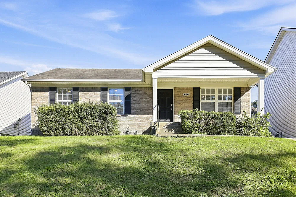 3 bed, 2.0 bath, 1149 sqft, $1,690 — Photo 1