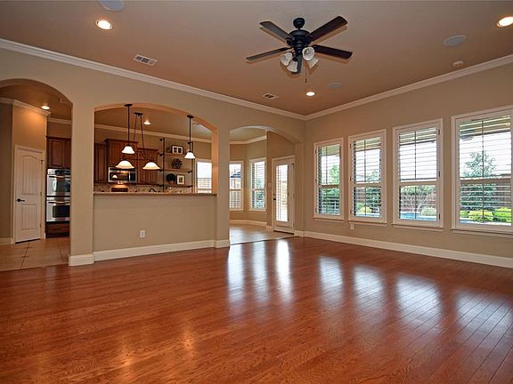 4th image of 1141 Warbler Dr