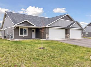 2870 Coventry Cir, River Falls, WI 54022