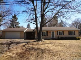 320 Mann St, Pinckney, MI
