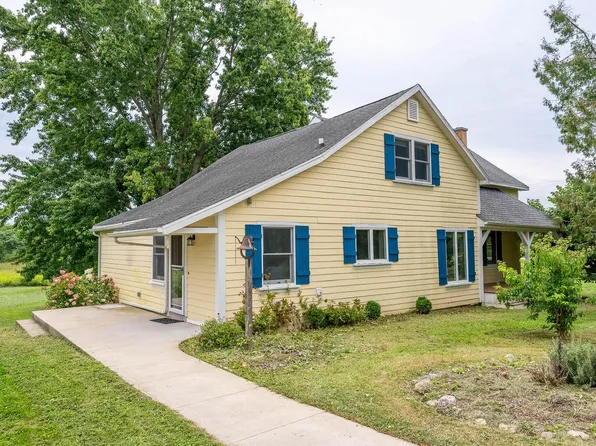 4002 W Bonniwell ROAD, Mequon, WI 53097