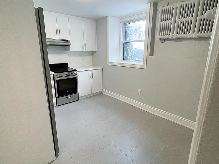345 Gladstone Ave #1 — Photo 6