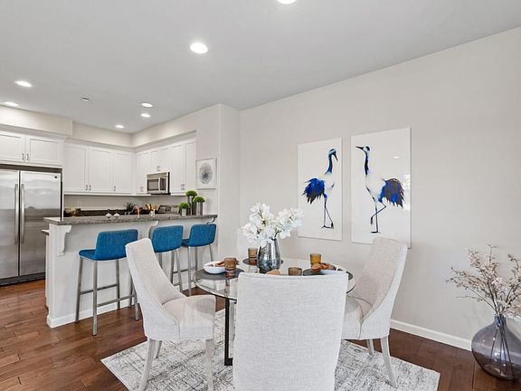 3rd image of 760 Grandview Ter