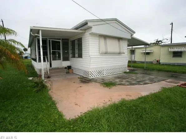 2123 Twin Brooks Rd, North Fort Myers, FL 33917