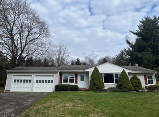 7 2nd St, Califon, NJ 07830