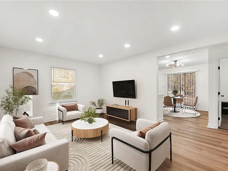 578 Alfred Rd NW — Photo 2