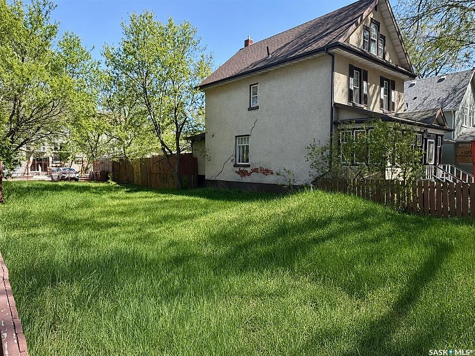 1st image of 1861 St John STREET