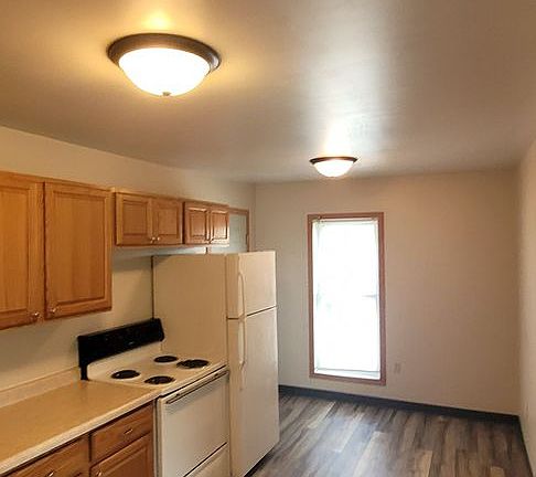 5th image of 2311 Olive St APT 3