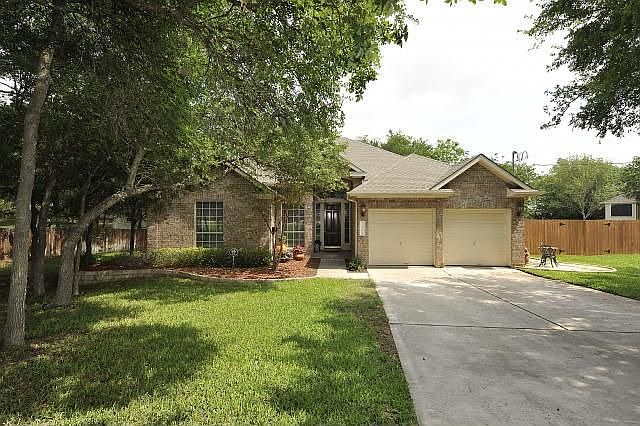 Beautiful Scott Felder Built Home in Kyle
