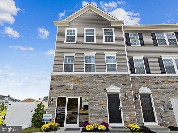 5th image of 216 Macoun Way