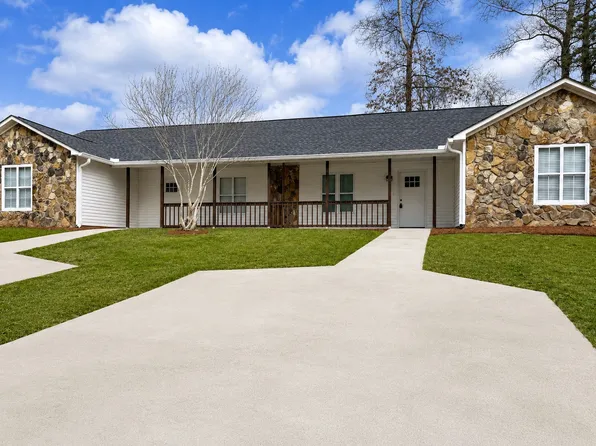 4349 Coopers Creek Dr SE, Smyrna, GA 30082