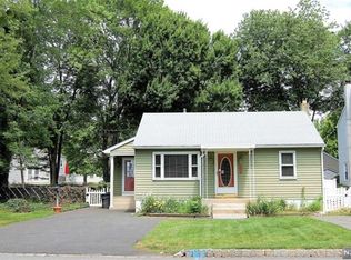 423 Lake Shore Dr, Parsippany, NJ 07054