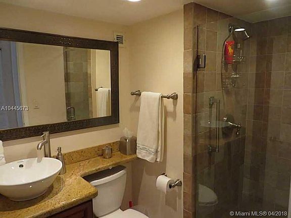 3rd image of 1450 Brickell Bay Dr APT 512