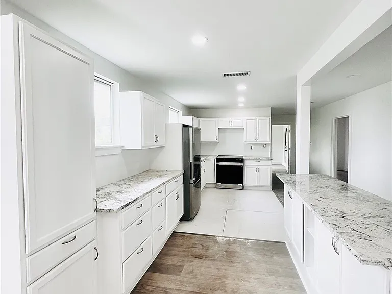 1713 Winter St — Photo 5