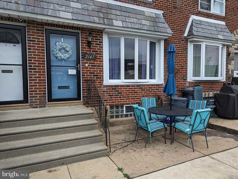 1st image of 2147 Devereaux Ave