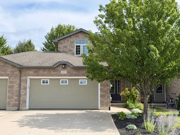203 Stickel St, Saugeen Shores, ON N0H 2C1