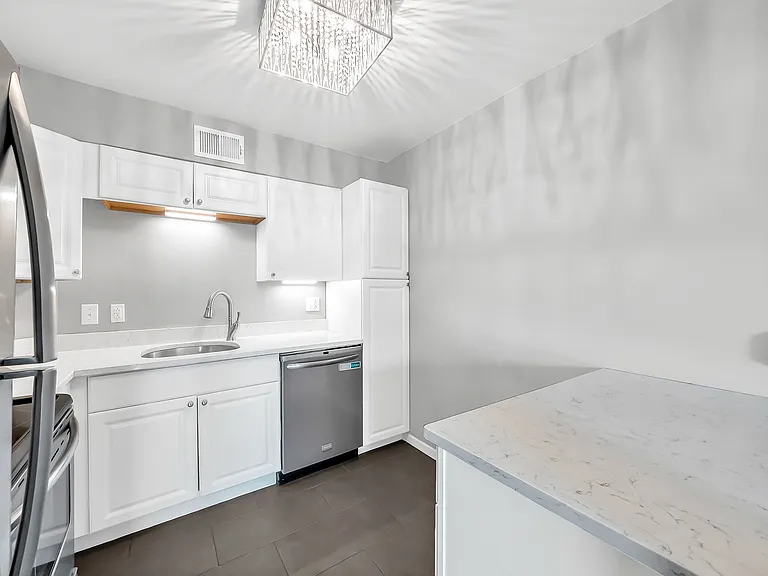 4426 Jarboe St #5 — Photo 11