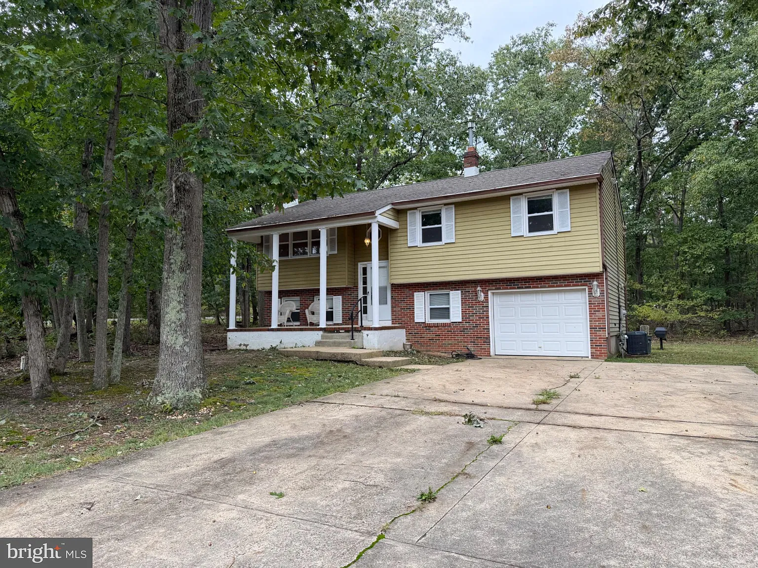 4 bed, 2.0 bath, 1610 sqft, $2,350 — Photo 1