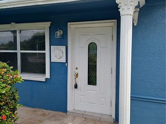 3rd image of 1429 Floral Dr