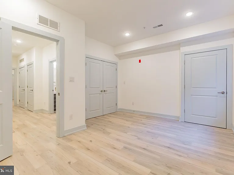 1513 Brown St #1 — Photo 12