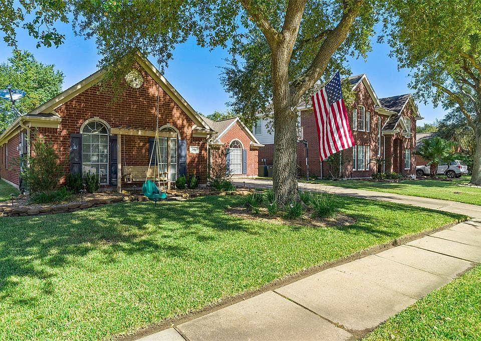 2nd image of 2914 Meadow Brook Dr