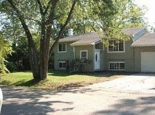 4681 Chipman Dr, Waterford, MI 48327
