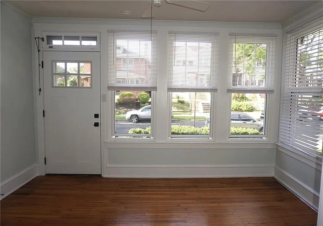 3 bed, 1.0 bath, 1536 sqft, $2,300 — Photo 4