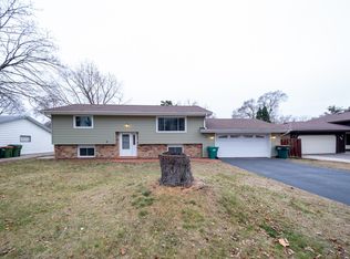 500 Manor Dr NE, Spring Lake Park, MN 55432