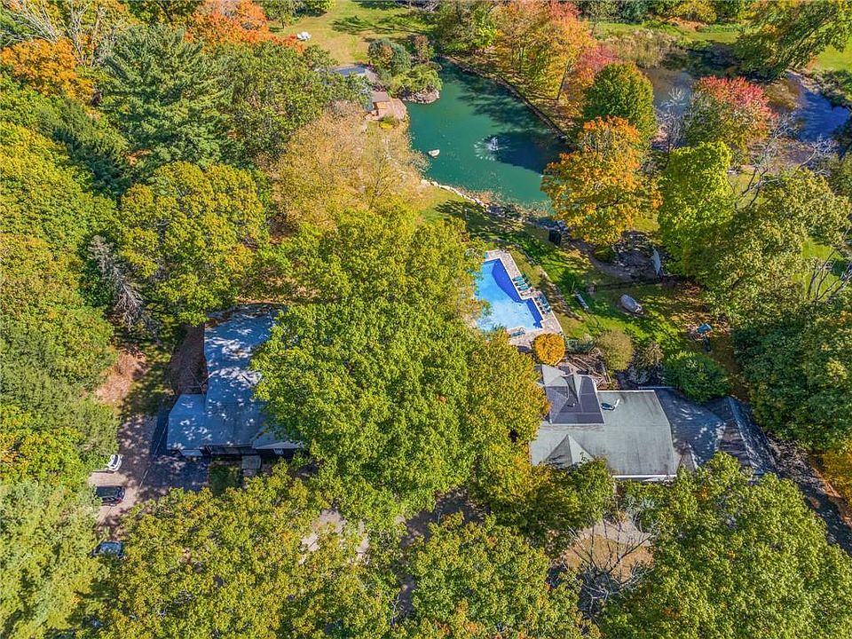 1st image of 260 Cherry Lane