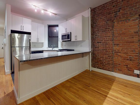5th image of 129 E 97th St APT 2c