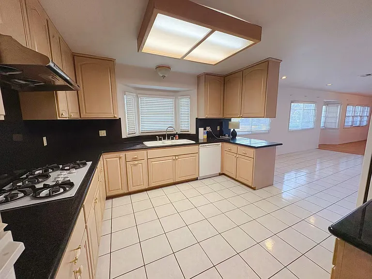 2080 Robin Rd — Photo 8