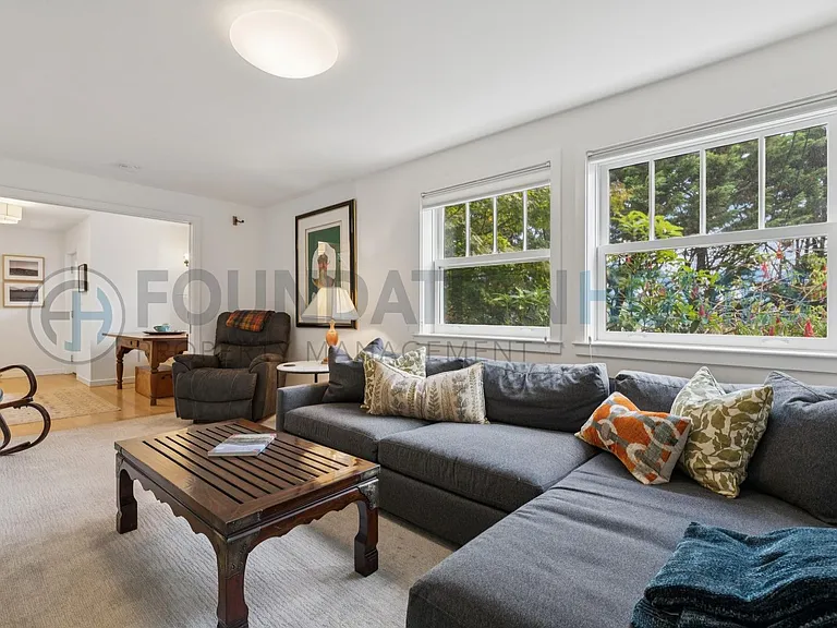 4 Loring Ave — Photo 7