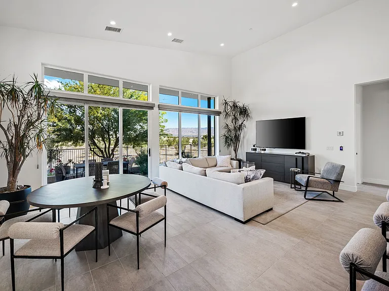 422 Fountain Dr — Photo 15