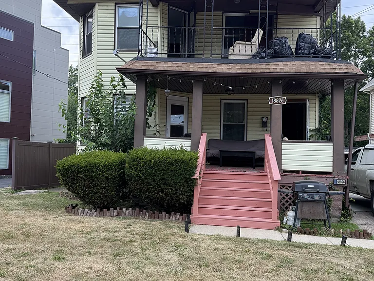 18826 Sloane Ave — Photo 1