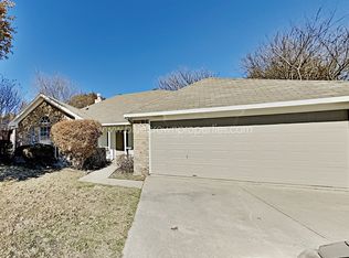 1306 Ridge Dr, Midlothian, TX 76065