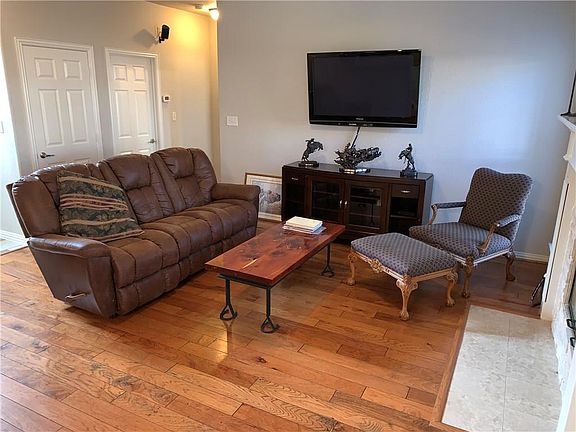 4th image of 525 Mattie Ln