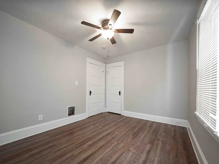 1376 Gladys Ave #1376 — Photo 16