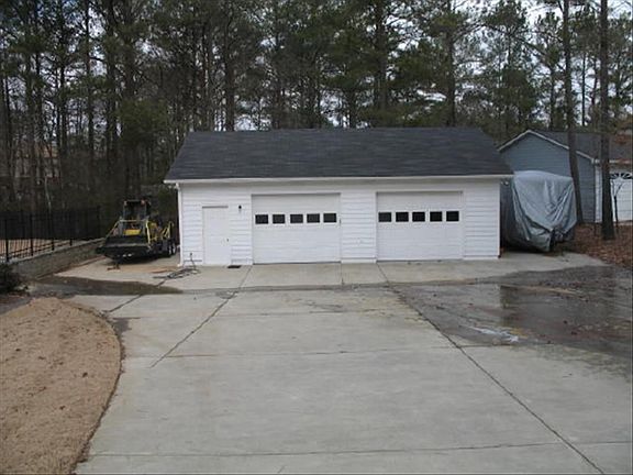 Detached Garage