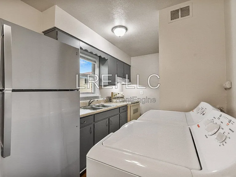 5112 Valiant Dr #3 — Photo 4