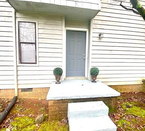 2nd image of 613 Idlewood Ln APT C