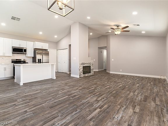 2nd image of 2432 Seymour Ct